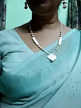 Snapshot of Rosy-B chatting on 12-25-24, 05:58 Rosy-B online show from 12-25-24, 05:58