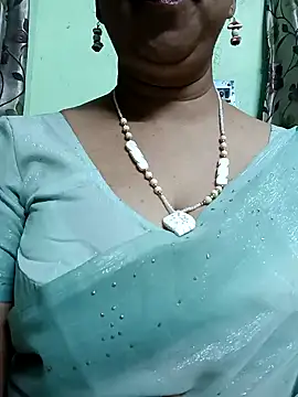 Snapshot of Rosy-B chatting on 12-26-24, 12:36 Rosy-B online show from 12-26-24, 12:36