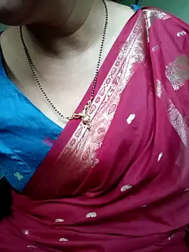 Snapshot of Rosy-B chatting on 12-26-24, 09:44 Rosy-B online show from 12-26-24, 09:44