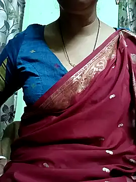 Snapshot of Rosy-B chatting on 12-27-24, 12:39 Rosy-B online show from 12-27-24, 12:39