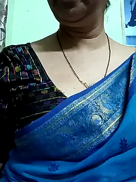 Snapshot of Rosy-B chatting on 12-29-24, 12:52 Rosy-B online show from 12-29-24, 12:52