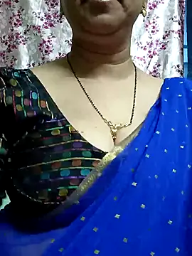 Snapshot of Rosy-B chatting on 01-03-25, 06:14 Rosy-B online show from 01-03-25, 06:14