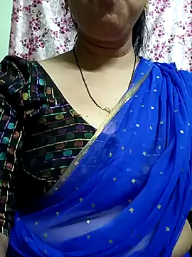 Snapshot of Rosy-B chatting on 01-04-25, 05:37 Rosy-B online show from 01-04-25, 05:37