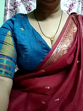 Snapshot of Rosy-B chatting on 01-06-25, 12:37 Rosy-B online show from 01-06-25, 12:37