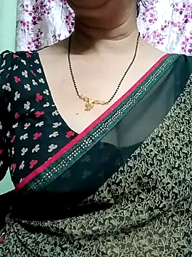 Snapshot of Rosy-B chatting on 01-08-25, 05:59 Rosy-B online show from 01-08-25, 05:59