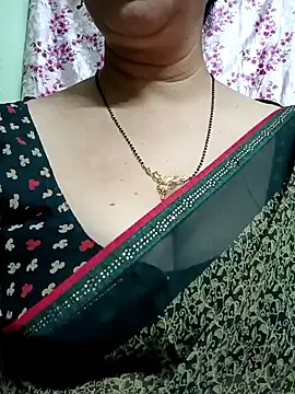 Snapshot of Rosy-B chatting on 01-10-25, 01:20 Rosy-B online show from 01-10-25, 01:20