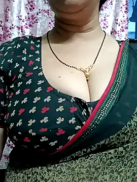 Snapshot of Rosy-B chatting on 01-10-25, 05:34 Rosy-B online show from 01-10-25, 05:34