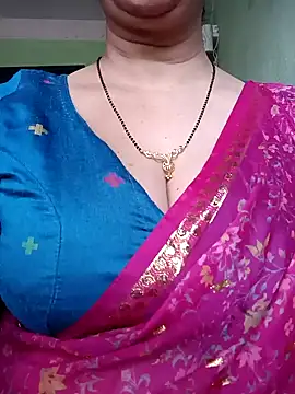 Snapshot of Rosy-B chatting on 01-12-25, 10:02 Rosy-B online show from 01-12-25, 10:02