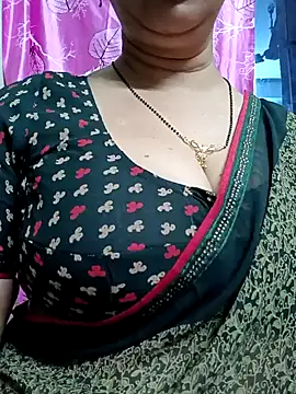 Snapshot of Rosy-B chatting on 01-16-25, 12:55 Rosy-B online show from 01-16-25, 12:55