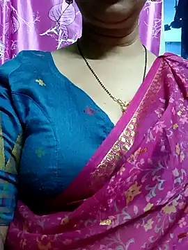 Snapshot of Rosy-B chatting on 01-19-25, 06:43 Rosy-B online show from 01-19-25, 06:43