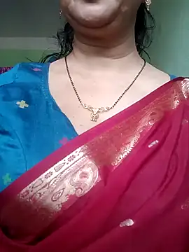 Snapshot of Rosy-B chatting on 01-24-25, 10:11 Rosy-B online show from 01-24-25, 10:11