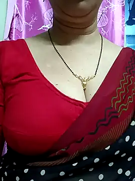 Snapshot of Rosy-B chatting on 01-30-25, 12:39 Rosy-B online show from 01-30-25, 12:39