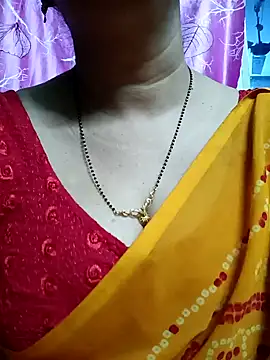 Snapshot of Rosy-B chatting on 02-07-25, 12:31 Rosy-B online show from 02-07-25, 12:31