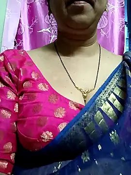 Snapshot of Rosy-B chatting on 02-11-25, 12:28 Rosy-B online show from 02-11-25, 12:28