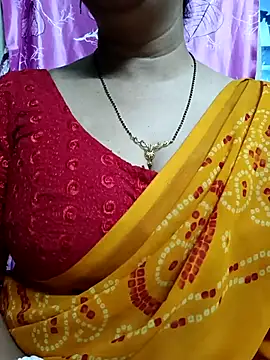 Snapshot of Rosy-B chatting on 02-17-25, 12:10 Rosy-B online show from 02-17-25, 12:10