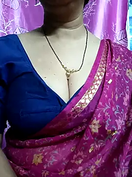 Snapshot of Rosy-B chatting on 03-01-25, 12:39 Rosy-B online show from 03-01-25, 12:39