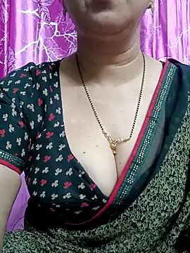 Snapshot of Rosy-B chatting on 03-01-25, 05:27 Rosy-B online show from 03-01-25, 05:27