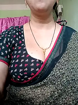 Snapshot of Rosy-B chatting on 03-02-25, 09:31 Rosy-B online show from 03-02-25, 09:31