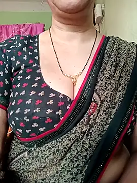 Snapshot of Rosy-B chatting on 03-07-25, 01:09 Rosy-B online show from 03-07-25, 01:09