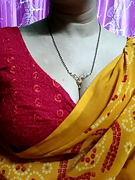 Snapshot of Rosy-B chatting on 03-08-25, 09:51 Rosy-B online show from 03-08-25, 09:51