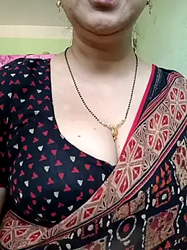 Snapshot of Rosy-B chatting on 03-18-25, 09:42 Rosy-B online show from 03-18-25, 09:42