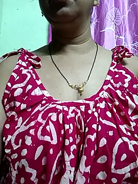 Snapshot of Rosy-B chatting on 09-11-25, 09:15 Rosy-B online show from 09-11-25, 09:15