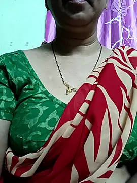 Snapshot of Rosy-B chatting on 09-12-25, 09:26 Rosy-B online show from 09-12-25, 09:26