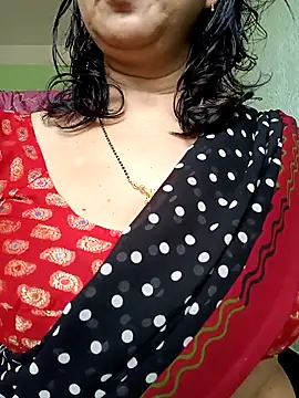 Snapshot of Rosy-B chatting on 09-15-25, 09:42 Rosy-B online show from 09-15-25, 09:42