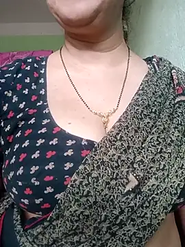 Snapshot of Rosy-B chatting on 09-23-25, 09:34 Rosy-B online show from 09-23-25, 09:34