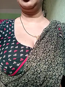 Snapshot of Rosy-B chatting on 09-27-25, 12:26 Rosy-B online show from 09-27-25, 12:26