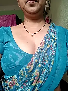 Snapshot of Rosy-B chatting on 10-16-25, 12:44 Rosy-B online show from 10-16-25, 12:44