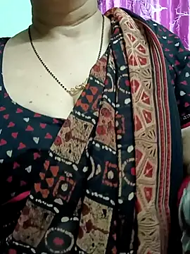 Snapshot of Rosy-B chatting on 05-13-26, 10:17 Rosy-B online show from 05-13-26, 10:17