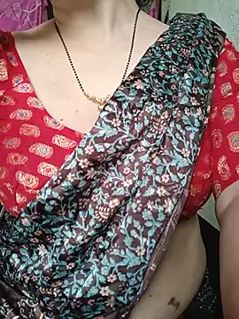 Snapshot of Rosy-B chatting on 05-15-26, 11:34 Rosy-B online show from 05-15-26, 11:34