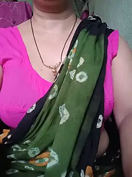 Snapshot of Rosy-B chatting on 05-22-26, 12:07 Rosy-B online show from 05-22-26, 12:07