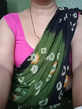 Snapshot of Rosy-B chatting on 06-15-26, 12:13 Rosy-B online show from 06-15-26, 12:13