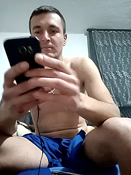 Snapshot of mayk18cm chatting on 12-04-24, 03:04 mayk18cm online show from 12-04-24, 03:04