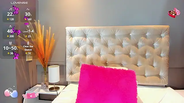 AriaRusso online show from 12-17-24, 09:16