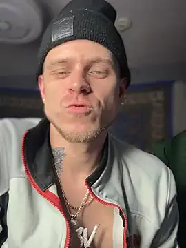 Snapshot of traejddd chatting on 09-18-25, 03:41 traejddd online show from 09-18-25, 03:41