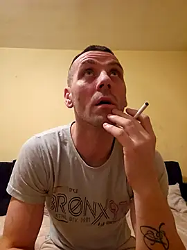 Snapshot of Aian09 chatting on 02-23-25, 04:24 Aian09 online show from 02-23-25, 04:24