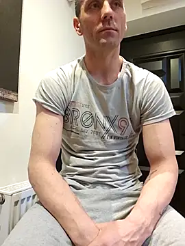 Snapshot of Aian09 chatting on 03-04-25, 04:30 Aian09 online show from 03-04-25, 04:30