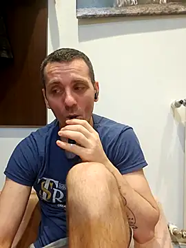 Snapshot of Aian09 chatting on 03-14-25, 04:43 Aian09 online show from 03-14-25, 04:43