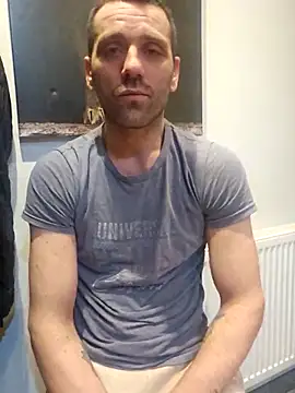 Snapshot of Aian09 chatting on 03-18-25, 09:43 Aian09 online show from 03-18-25, 09:43