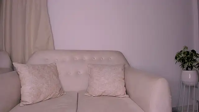 DannaHyde online show from 02-01-25, 07:34