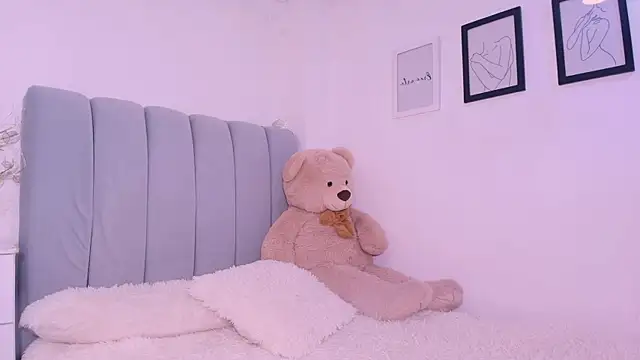 DannaHyde online show from 06-23-26, 04:16
