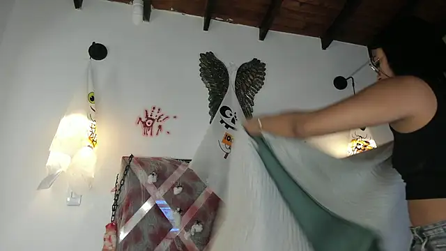 Snapshot of Bianca_zaens2 chatting on 10-30-25, 10:27 Bianca zaens2 online show from 10-30-25, 10:27