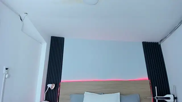 Chiqui milk  online show from 10-22-25, 07:13