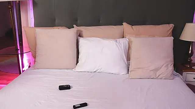 LinaReese online show from 10-02-25, 06:42