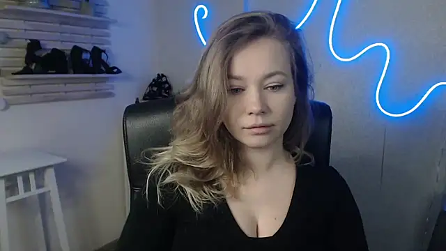 holly xglam online show from 02-19-25, 01:18