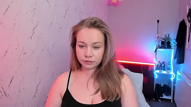 holly xglam online show from 04-02-26, 07:55