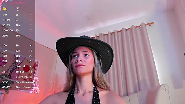 SkiinnyAna online show from 02-08-25, 07:49